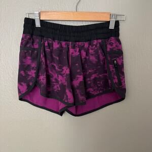 LULULEMON Tracker Short Purple Black Size 6 Comfort workout athletic
